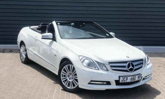 Acheter Occasion Voiture Mercedes‒Benz E–Class Blanc à Bulawayo, Bulawayo Acheter Occasion Voiture Mercedes‒Benz E–Class Blanc à Bulawayo, Bulawayo