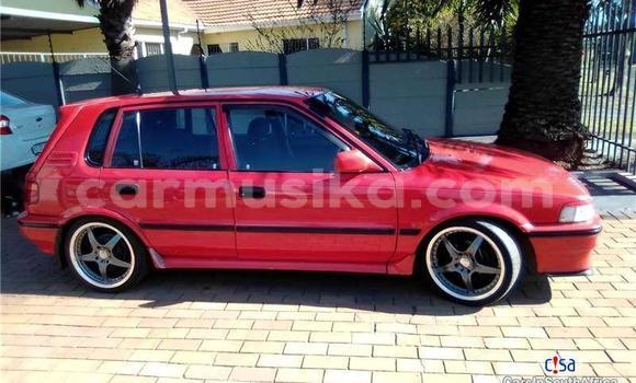 Acheter Occasion Voiture Toyota Corolla Rouge à Beitbridge, Matabeleland South Acheter Occasion Voiture Toyota Corolla Rouge à Beitbridge, Matabeleland South