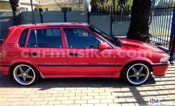 Acheter Occasion Voiture Toyota Corolla Rouge à Beitbridge, Matabeleland South Acheter Occasion Voiture Toyota Corolla Rouge à Beitbridge, Matabeleland South