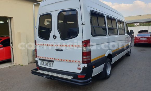 Acheter Occasion Voiture Mercedes‒Benz E–Class Blanc à Beitbridge, Matabeleland South Acheter Occasion Voiture Mercedes‒Benz E–Class Blanc à Beitbridge, Matabeleland South