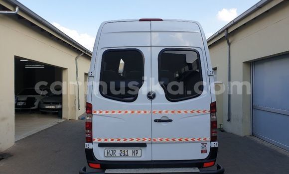 Acheter Occasion Voiture Mercedes‒Benz E–Class Blanc à Beitbridge, Matabeleland South Acheter Occasion Voiture Mercedes‒Benz E–Class Blanc à Beitbridge, Matabeleland South