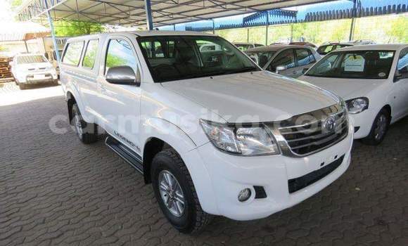 Buy Used Toyota Hilux White Car in Beitbridge in Matabeleland South Buy Used Toyota Hilux White Car in Beitbridge in Matabeleland South