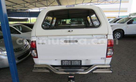 Buy Used Toyota Hilux White Car in Beitbridge in Matabeleland South Buy Used Toyota Hilux White Car in Beitbridge in Matabeleland South