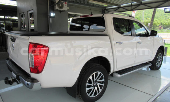Tenga Tsaru Nissan Navara Chena Mota in Beitbridge in Matabeleland South Tenga Tsaru Nissan Navara Chena Mota in Beitbridge in Matabeleland South