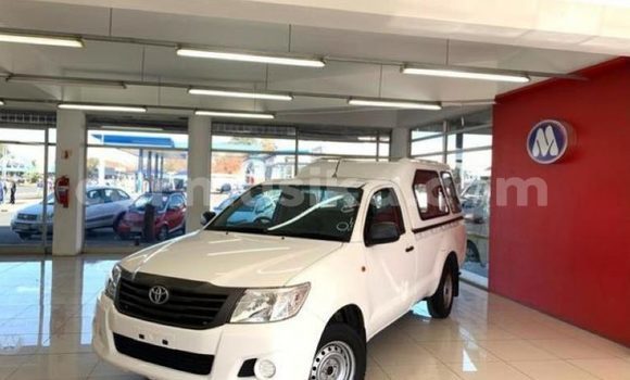 Nunua Ilio tumika Toyota Hilux Nyeupe Gari ndani ya Beitbridge nchini Matabeleland Kusini Nunua Ilio tumika Toyota Hilux Nyeupe Gari ndani ya Beitbridge nchini Matabeleland Kusini