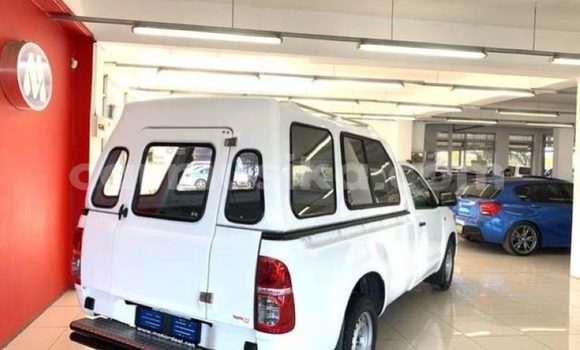 Nunua Ilio tumika Toyota Hilux Nyeupe Gari ndani ya Beitbridge nchini Matabeleland Kusini Nunua Ilio tumika Toyota Hilux Nyeupe Gari ndani ya Beitbridge nchini Matabeleland Kusini