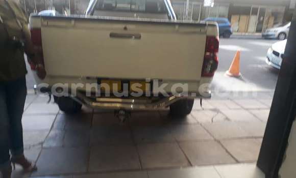 Tenga Tsaru Toyota Hilux Chena Mota in Borrowdale in Harare Tenga Tsaru Toyota Hilux Chena Mota in Borrowdale in Harare