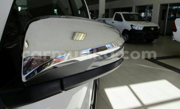 Acheter Occasion Voiture Toyota Hilux Blanc à Beitbridge, Matabeleland South Acheter Occasion Voiture Toyota Hilux Blanc à Beitbridge, Matabeleland South