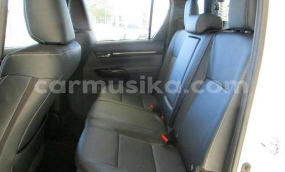 Acheter Occasion Voiture Toyota Hilux Blanc à Beitbridge, Matabeleland South Acheter Occasion Voiture Toyota Hilux Blanc à Beitbridge, Matabeleland South