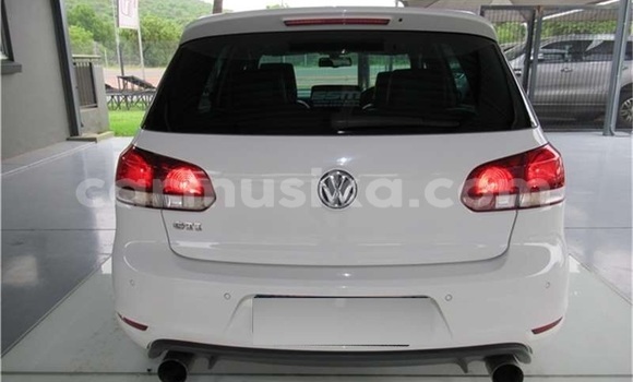 Nunua Ilio tumika Volkswagen Golf GTI Nyeupe Gari ndani ya Beitbridge nchini Matabeleland Kusini Nunua Ilio tumika Volkswagen Golf GTI Nyeupe Gari ndani ya Beitbridge nchini Matabeleland Kusini
