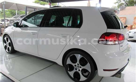 Nunua Ilio tumika Volkswagen Golf GTI Nyeupe Gari ndani ya Beitbridge nchini Matabeleland Kusini Nunua Ilio tumika Volkswagen Golf GTI Nyeupe Gari ndani ya Beitbridge nchini Matabeleland Kusini
