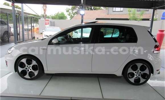 Nunua Ilio tumika Volkswagen Golf GTI Nyeupe Gari ndani ya Beitbridge nchini Matabeleland Kusini Nunua Ilio tumika Volkswagen Golf GTI Nyeupe Gari ndani ya Beitbridge nchini Matabeleland Kusini