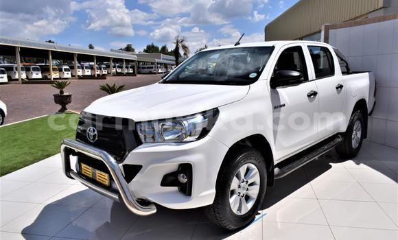 Buy Used Toyota Hilux White Car in Beitbridge in Matabeleland South Buy Used Toyota Hilux White Car in Beitbridge in Matabeleland South