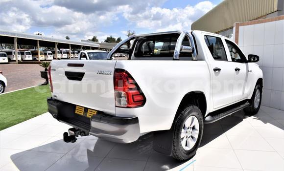 Buy Used Toyota Hilux White Car in Beitbridge in Matabeleland South Buy Used Toyota Hilux White Car in Beitbridge in Matabeleland South