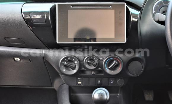 Buy Used Toyota Hilux White Car in Beitbridge in Matabeleland South Buy Used Toyota Hilux White Car in Beitbridge in Matabeleland South