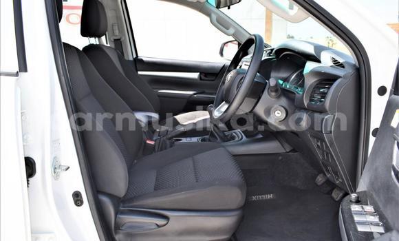 Buy Used Toyota Hilux White Car in Beitbridge in Matabeleland South Buy Used Toyota Hilux White Car in Beitbridge in Matabeleland South