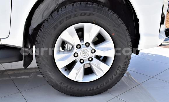 Buy Used Toyota Hilux White Car in Beitbridge in Matabeleland South Buy Used Toyota Hilux White Car in Beitbridge in Matabeleland South