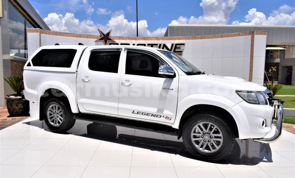 Buy Used Toyota Hilux White Car in Beitbridge in Matabeleland South Buy Used Toyota Hilux White Car in Beitbridge in Matabeleland South