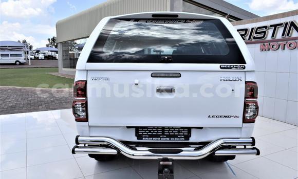 Buy Used Toyota Hilux White Car in Beitbridge in Matabeleland South Buy Used Toyota Hilux White Car in Beitbridge in Matabeleland South