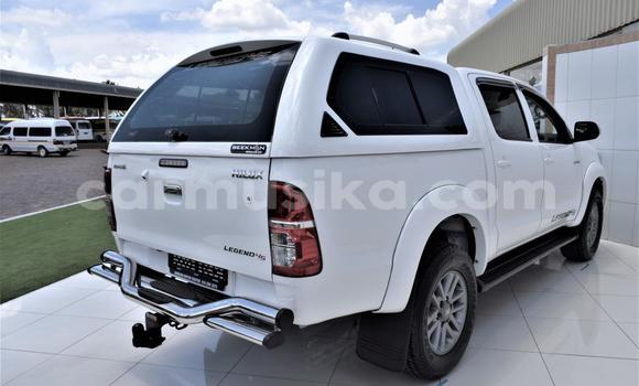 Buy Used Toyota Hilux White Car in Beitbridge in Matabeleland South Buy Used Toyota Hilux White Car in Beitbridge in Matabeleland South