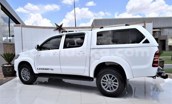 Buy Used Toyota Hilux White Car in Beitbridge in Matabeleland South Buy Used Toyota Hilux White Car in Beitbridge in Matabeleland South