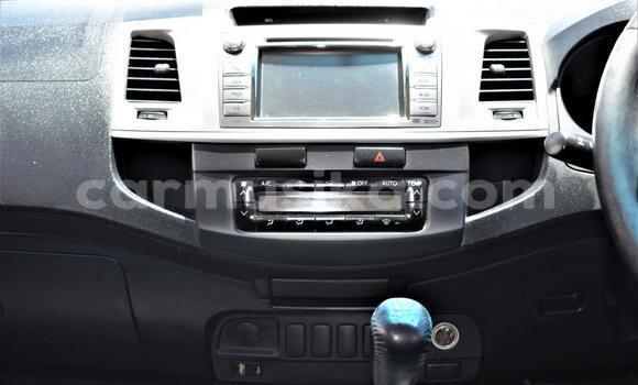 Buy Used Toyota Hilux White Car in Beitbridge in Matabeleland South Buy Used Toyota Hilux White Car in Beitbridge in Matabeleland South