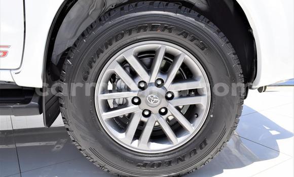 Buy Used Toyota Hilux White Car in Beitbridge in Matabeleland South Buy Used Toyota Hilux White Car in Beitbridge in Matabeleland South