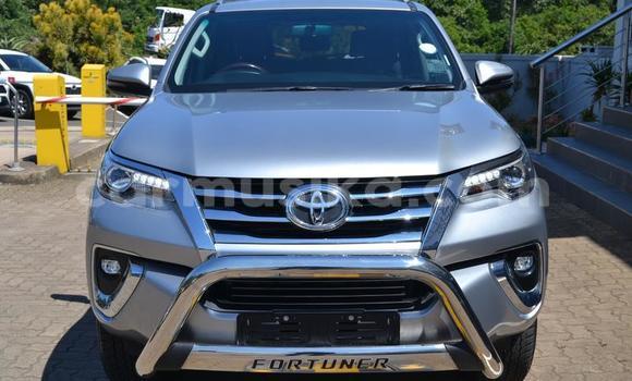 Tenga Tsaru Toyota Fortuner Sirivha Mota in Beitbridge in Matabeleland South Tenga Tsaru Toyota Fortuner Sirivha Mota in Beitbridge in Matabeleland South