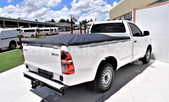 Tenga Tsaru Toyota Hilux Chena Mota in Beitbridge in Matabeleland South Tenga Tsaru Toyota Hilux Chena Mota in Beitbridge in Matabeleland South