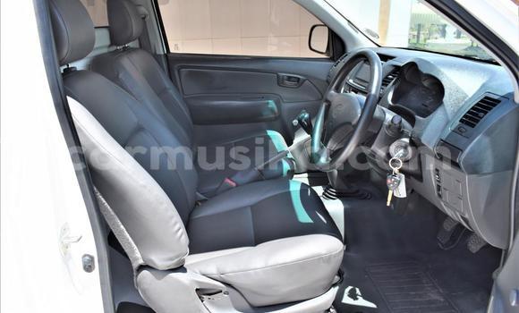 Tenga Tsaru Toyota Hilux Chena Mota in Beitbridge in Matabeleland South Tenga Tsaru Toyota Hilux Chena Mota in Beitbridge in Matabeleland South