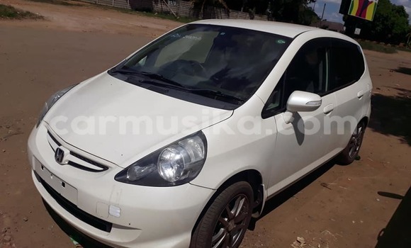 Buy Used Honda Fit White Car in Harare in Harare Buy Used Honda Fit White Car in Harare in Harare