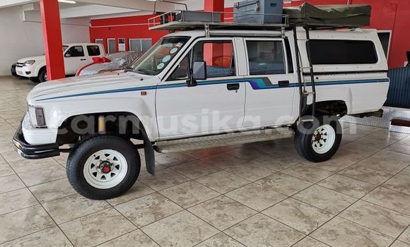 Buy Used Toyota Hilux White Car in Belvedere in Harare Buy Used Toyota Hilux White Car in Belvedere in Harare