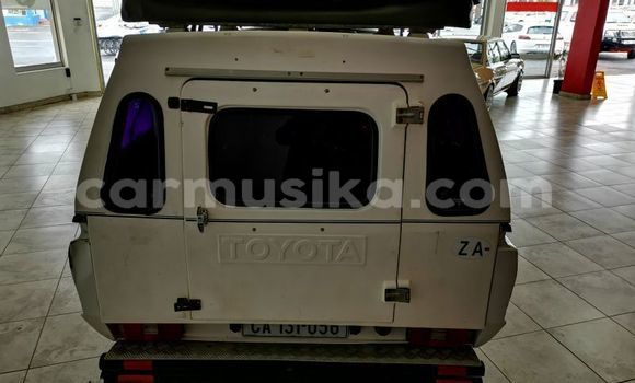 Buy Used Toyota Hilux White Car in Belvedere in Harare Buy Used Toyota Hilux White Car in Belvedere in Harare