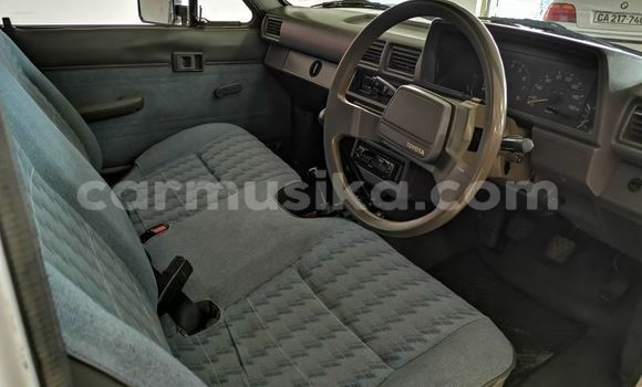 Buy Used Toyota Hilux White Car in Belvedere in Harare Buy Used Toyota Hilux White Car in Belvedere in Harare