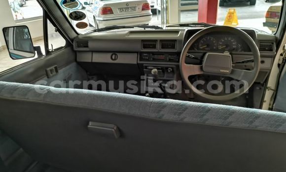 Buy Used Toyota Hilux White Car in Belvedere in Harare Buy Used Toyota Hilux White Car in Belvedere in Harare