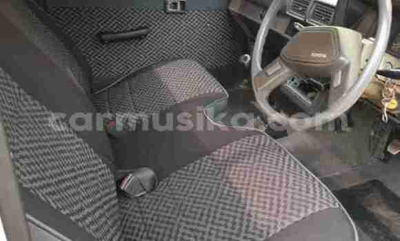 Buy Used Toyota Hilux White Car in Bulawayo in Bulawayo Buy Used Toyota Hilux White Car in Bulawayo in Bulawayo