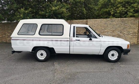 Nunua Ilio tumika Toyota Hilux Nyeupe Gari ndani ya Bindura nchini Mashonaland Central Nunua Ilio tumika Toyota Hilux Nyeupe Gari ndani ya Bindura nchini Mashonaland Central
