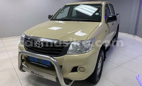 Tenga Tsaru Toyota Hilux Zvimwe Mota in Beitbridge in Matabeleland South Tenga Tsaru Toyota Hilux Zvimwe Mota in Beitbridge in Matabeleland South