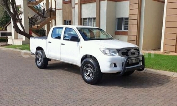 Tenga Tsaru Toyota Hilux Chena Mota in Beitbridge in Matabeleland South Tenga Tsaru Toyota Hilux Chena Mota in Beitbridge in Matabeleland South