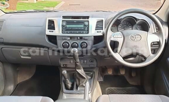 Tenga Tsaru Toyota Hilux Chena Mota in Beitbridge in Matabeleland South Tenga Tsaru Toyota Hilux Chena Mota in Beitbridge in Matabeleland South