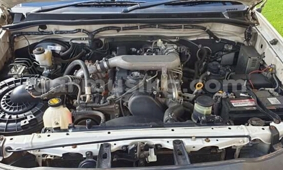 Tenga Tsaru Toyota Hilux Chena Mota in Beitbridge in Matabeleland South Tenga Tsaru Toyota Hilux Chena Mota in Beitbridge in Matabeleland South