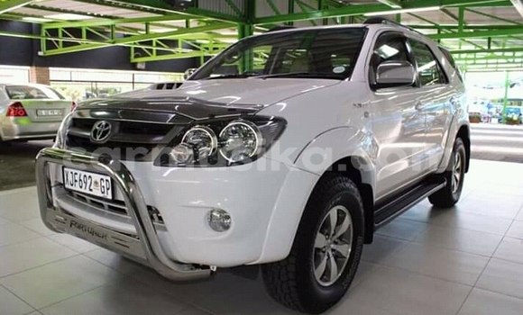 Tenga Tsaru Toyota Fortuner Chena Mota in Beitbridge in Matabeleland South Tenga Tsaru Toyota Fortuner Chena Mota in Beitbridge in Matabeleland South