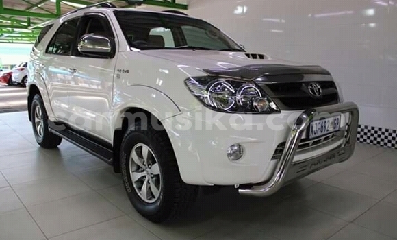 Tenga Tsaru Toyota Fortuner Chena Mota in Beitbridge in Matabeleland South Tenga Tsaru Toyota Fortuner Chena Mota in Beitbridge in Matabeleland South