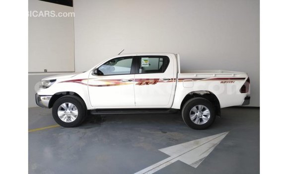 Acheter Import Voiture Toyota Hilux Blanc à Import - Dubai, Harare Acheter Import Voiture Toyota Hilux Blanc à Import - Dubai, Harare