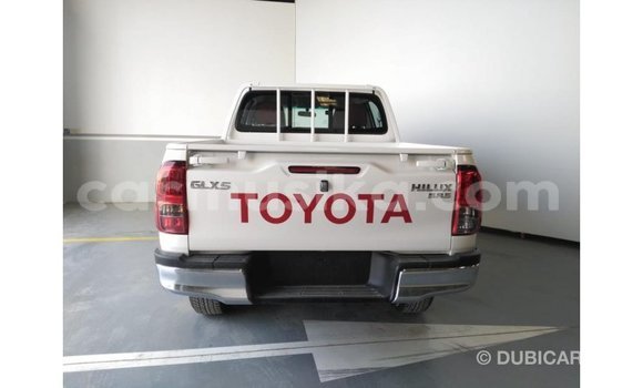 Acheter Import Voiture Toyota Hilux Blanc à Import - Dubai, Harare Acheter Import Voiture Toyota Hilux Blanc à Import - Dubai, Harare