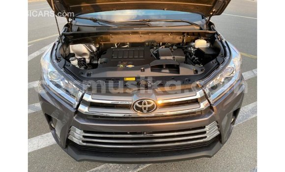 Tenga Imported Toyota Highlander Nhema Mota in Import - Dubai in Harare Tenga Imported Toyota Highlander Nhema Mota in Import - Dubai in Harare