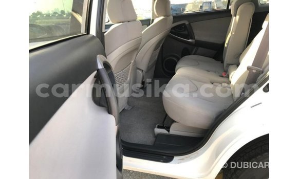 Tenga Imported Toyota HiAce Chena Rori in Import - Dubai in Harare Tenga Imported Toyota HiAce Chena Rori in Import - Dubai in Harare