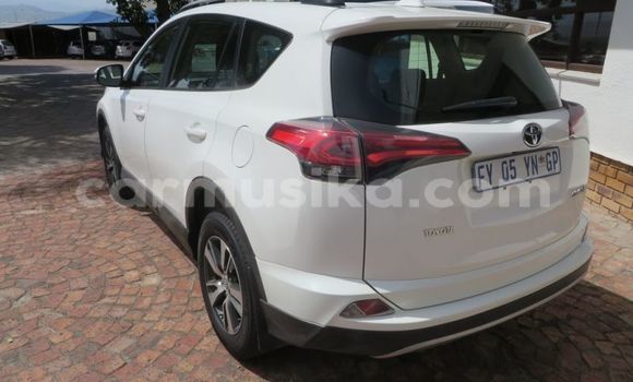 Buy Used Toyota RAV4 White Car in Beitbridge in Matabeleland South Buy Used Toyota RAV4 White Car in Beitbridge in Matabeleland South