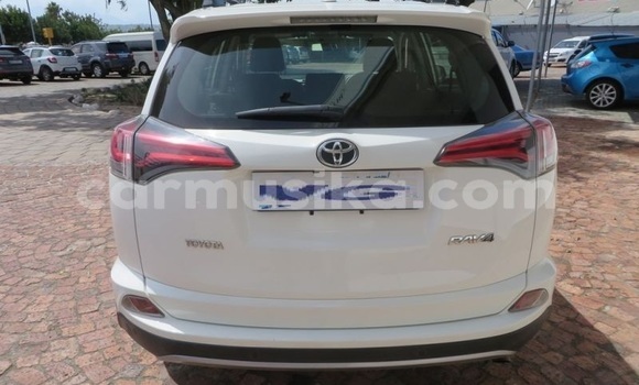 Buy Used Toyota RAV4 White Car in Beitbridge in Matabeleland South Buy Used Toyota RAV4 White Car in Beitbridge in Matabeleland South
