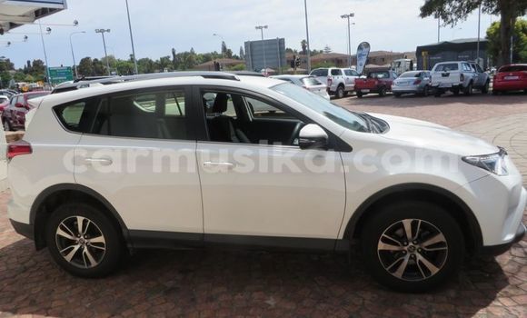 Buy Used Toyota RAV4 White Car in Beitbridge in Matabeleland South Buy Used Toyota RAV4 White Car in Beitbridge in Matabeleland South